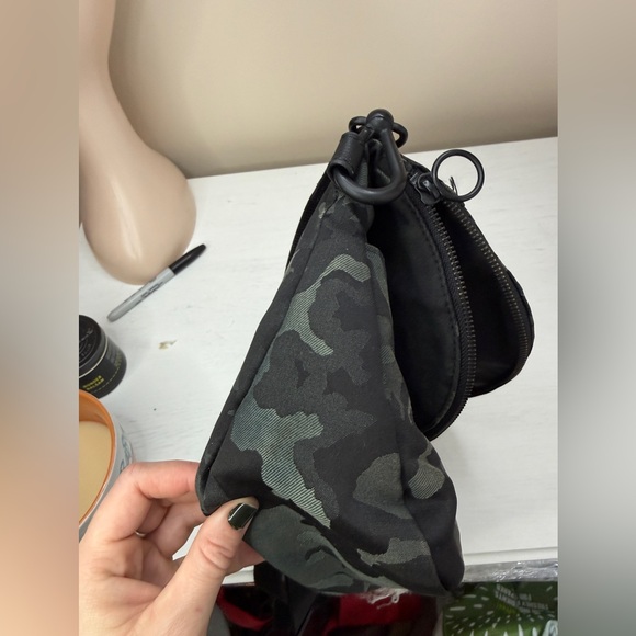 Lululemon All Night Festival Bag 5L in black camo. - Picture 9 of 14